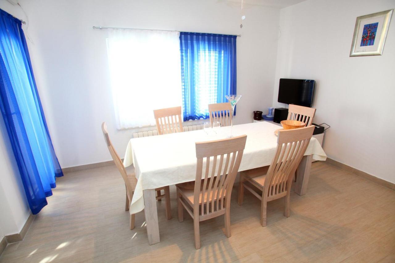 Apartments Nakir Slatine Room photo