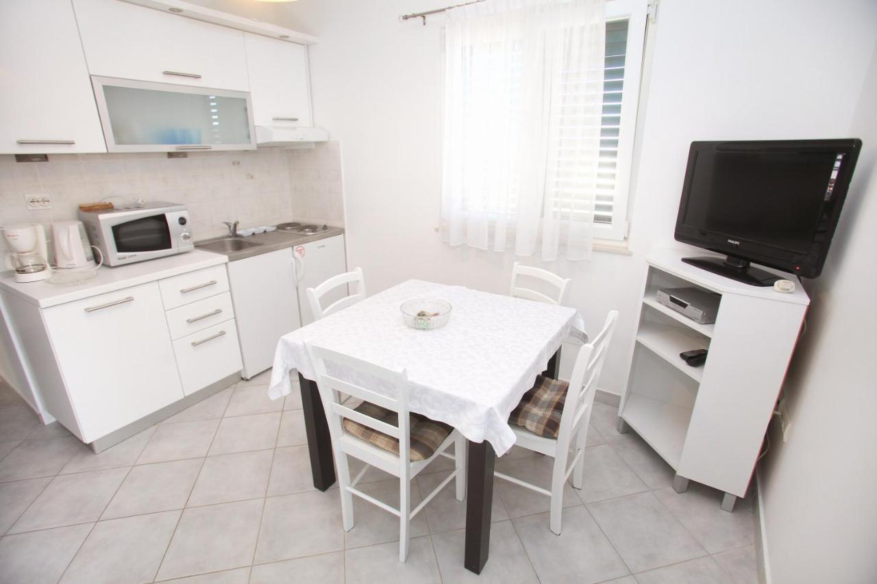 Apartments Nakir Slatine Room photo