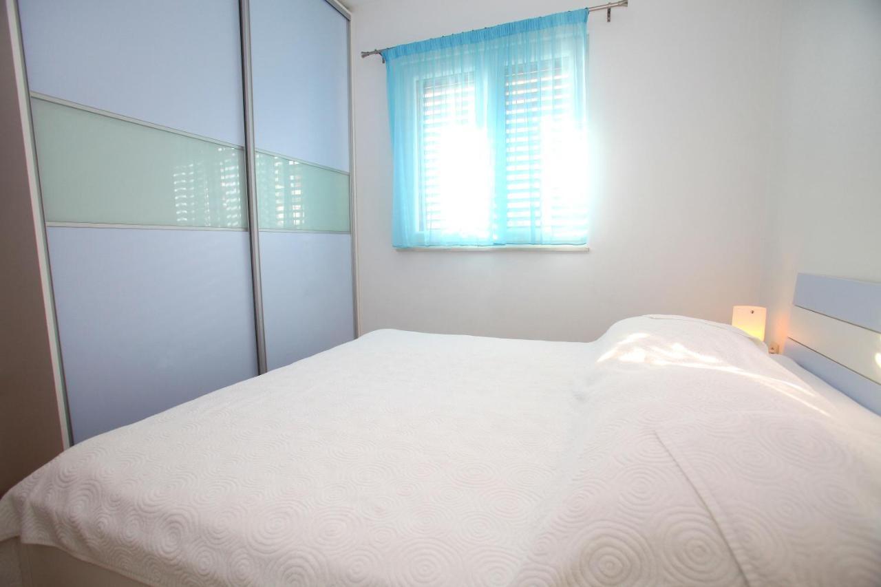 Apartments Nakir Slatine Room photo