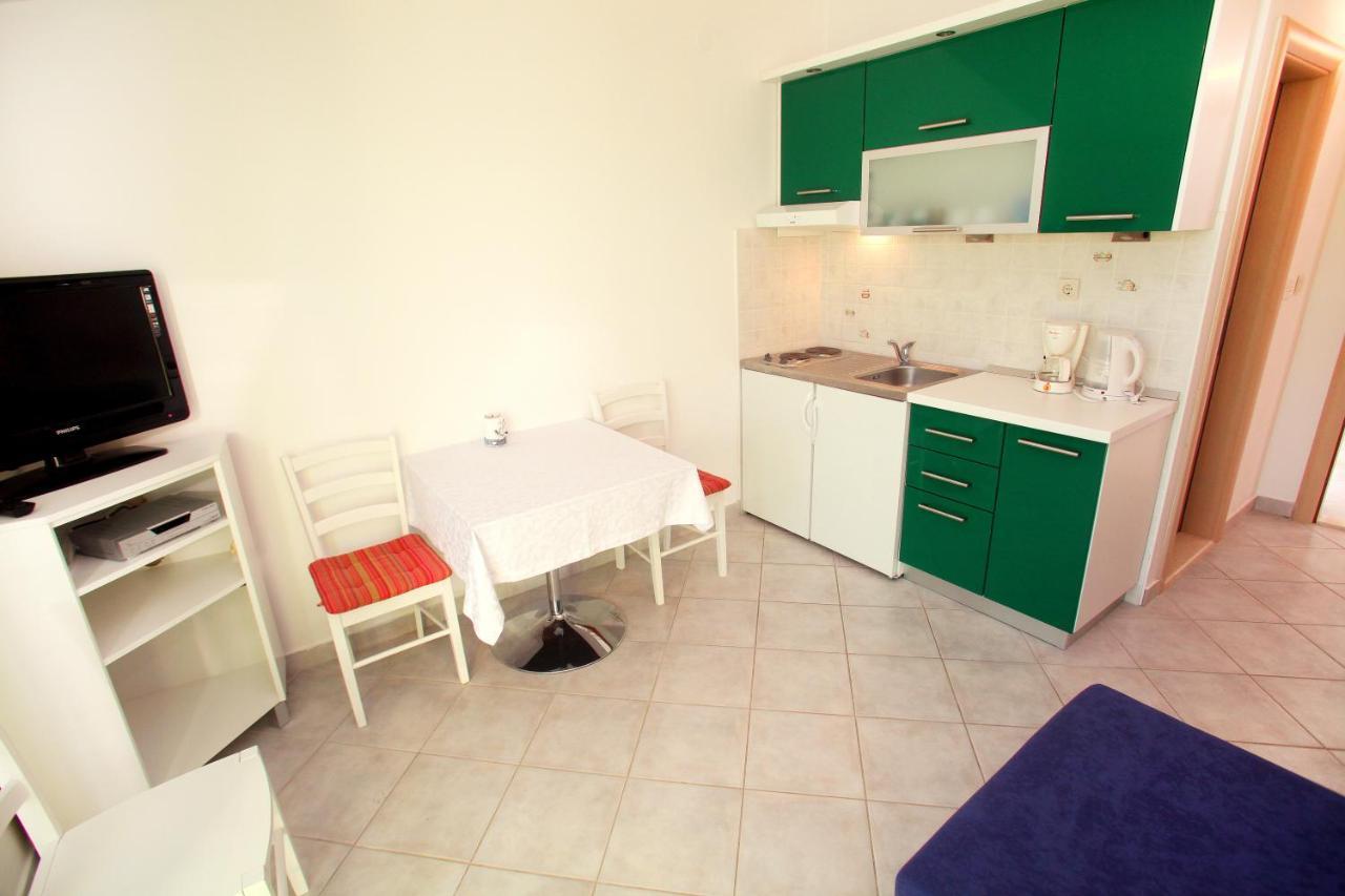 Apartments Nakir Slatine Room photo