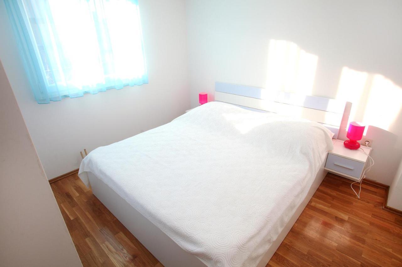 Apartments Nakir Slatine Room photo
